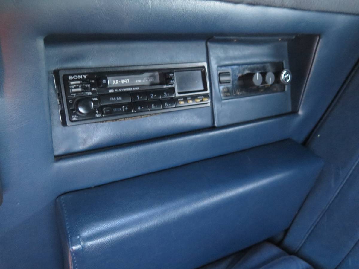 Cadillac-Brougham-1992-blue-97021-13