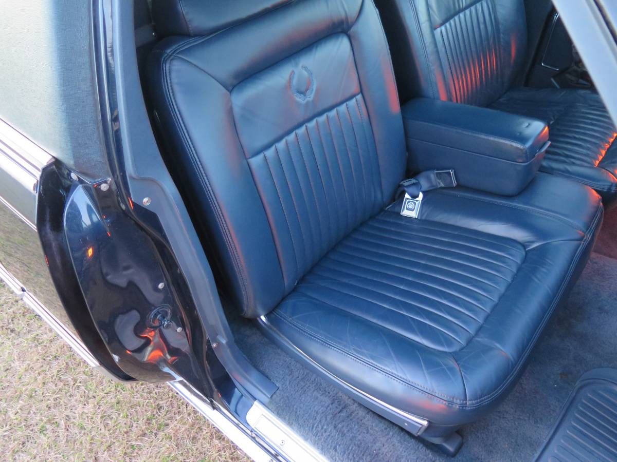 Cadillac-Brougham-1992-blue-97021-14