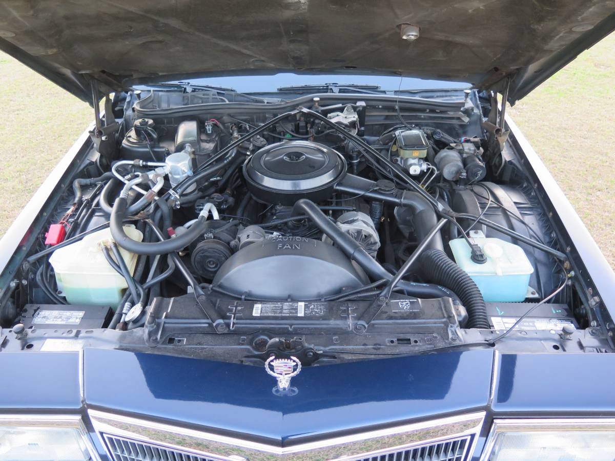 Cadillac-Brougham-1992-blue-97021-19