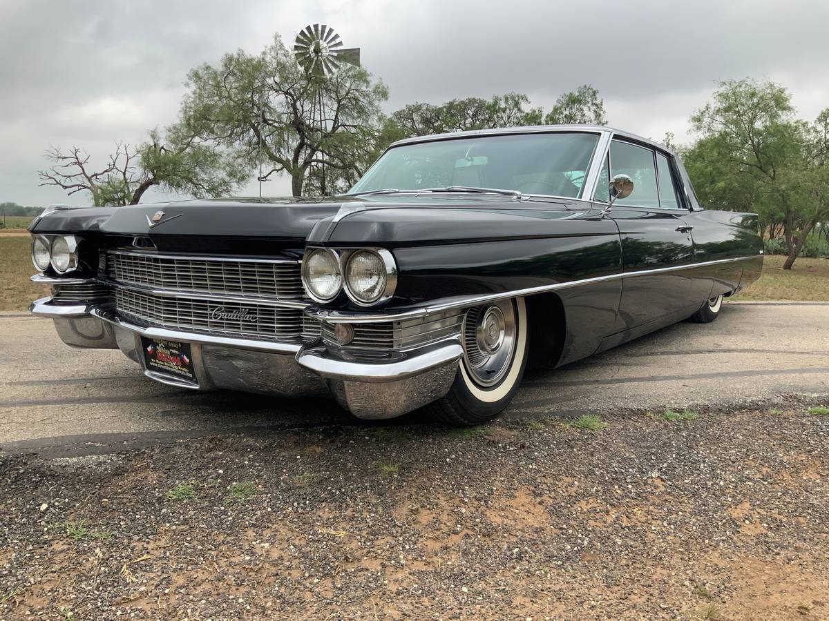 Cadillac-Coupe-deville-1963-brown-241401-12