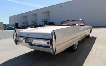 Cadillac-DeVille-Cabriolet-1967-White-Red-13586-10