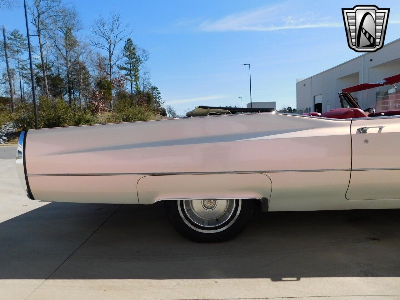 Cadillac-DeVille-Cabriolet-1967-White-Red-13586-11