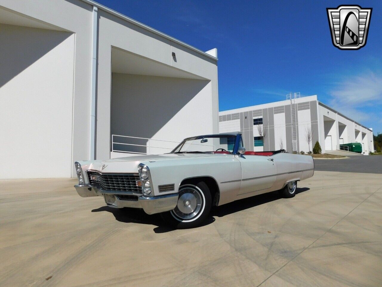 Cadillac-DeVille-Cabriolet-1967-White-Red-13586-2