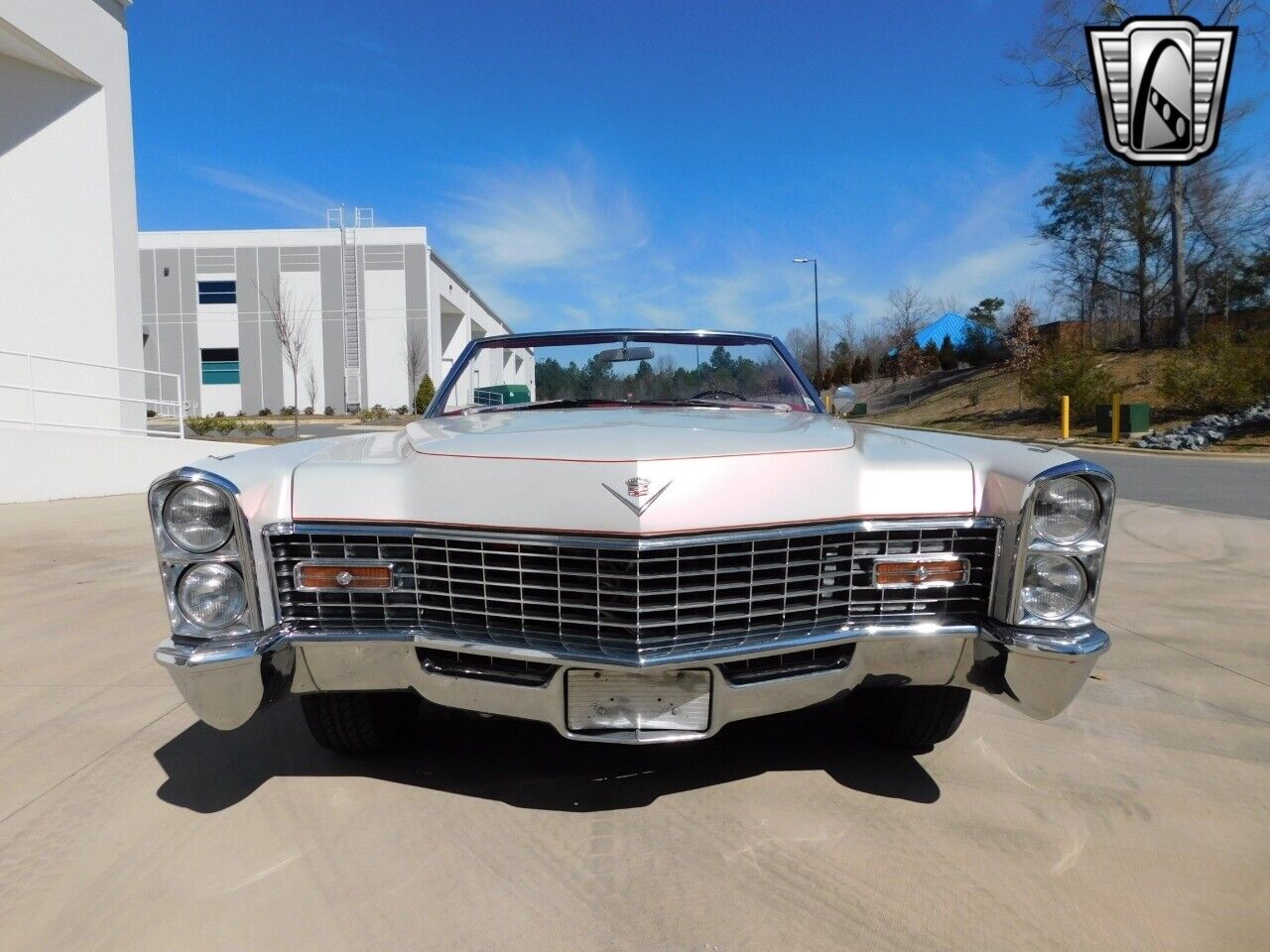 Cadillac-DeVille-Cabriolet-1967-White-Red-13586-3