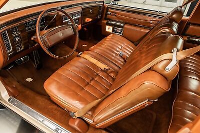 Cadillac-DeVille-Coupe-1977-Brown-Brown-45456-1