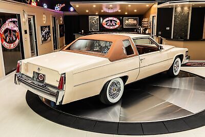 Cadillac-DeVille-Coupe-1977-Brown-Brown-45456-12