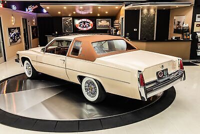 Cadillac-DeVille-Coupe-1977-Brown-Brown-45456-16