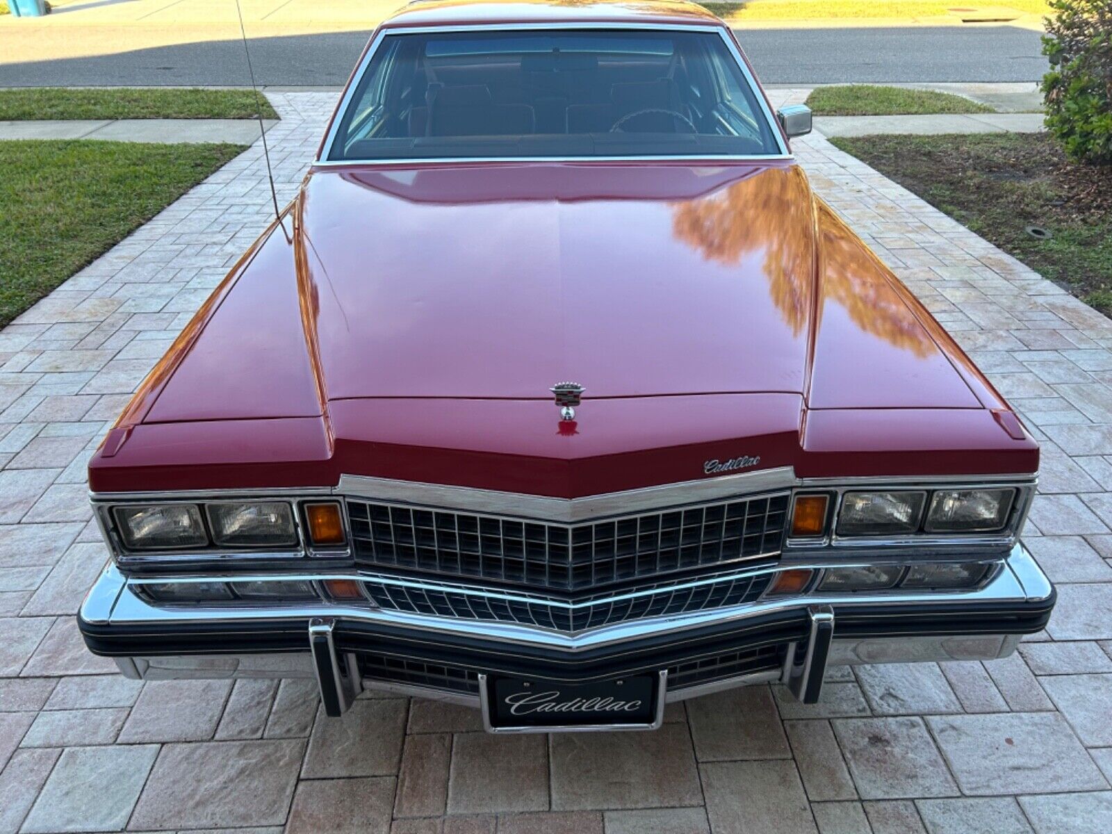 Cadillac-DeVille-Coupe-1978-Red-Red-106680-10