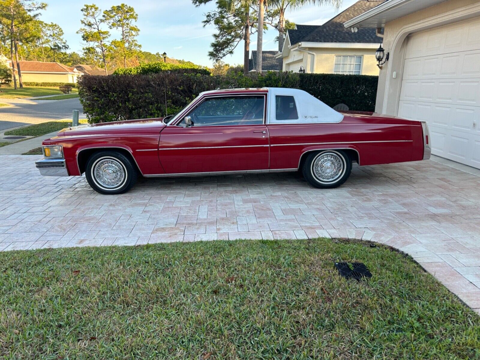 Cadillac-DeVille-Coupe-1978-Red-Red-106680-17