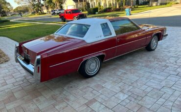 Cadillac-DeVille-Coupe-1978-Red-Red-106680-18