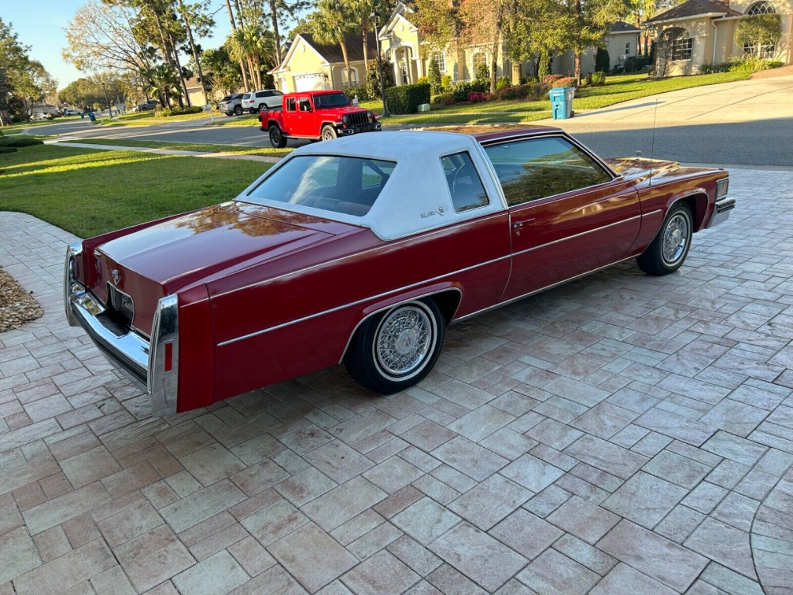 Cadillac-DeVille-Coupe-1978-Red-Red-106680-18