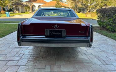 Cadillac-DeVille-Coupe-1978-Red-Red-106680-22