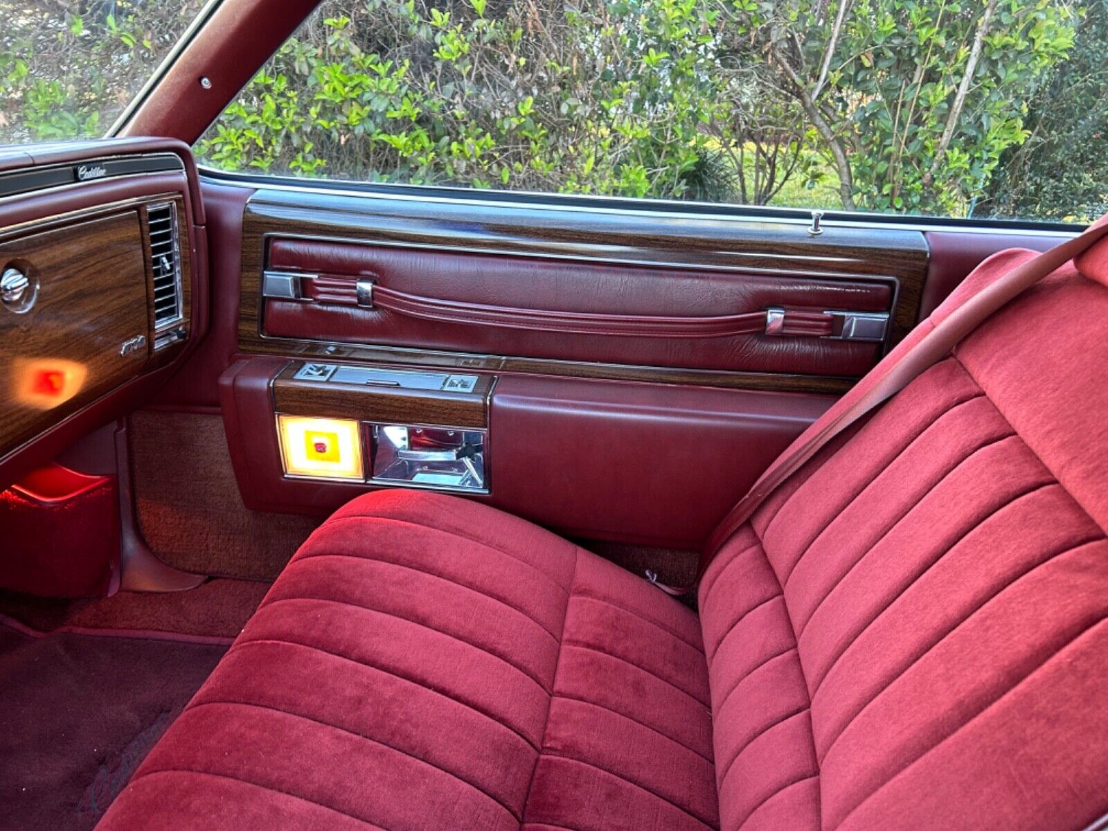 Cadillac-DeVille-Coupe-1978-Red-Red-106680-24