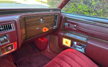 Cadillac-DeVille-Coupe-1978-Red-Red-106680-28