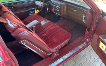 Cadillac-DeVille-Coupe-1978-Red-Red-106680-4