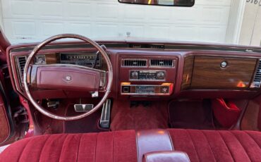 Cadillac-DeVille-Coupe-1978-Red-Red-106680-6