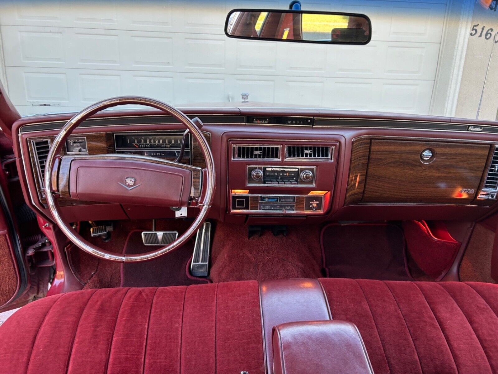 Cadillac-DeVille-Coupe-1978-Red-Red-106680-6