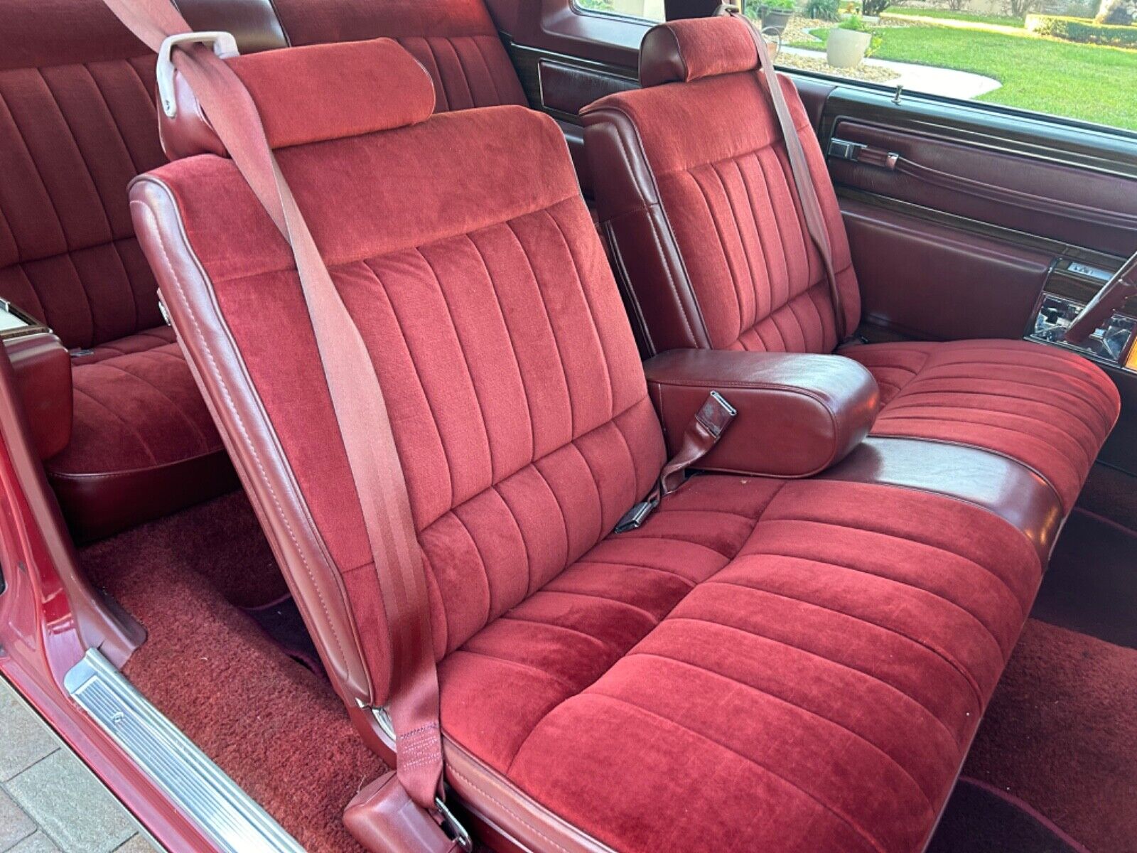 Cadillac-DeVille-Coupe-1978-Red-Red-106680-7