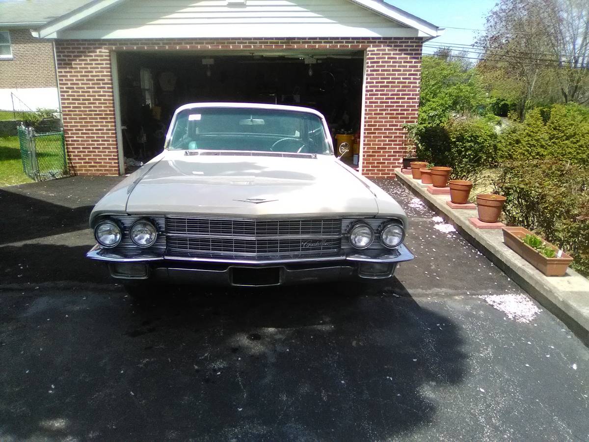 Cadillac-Deville-1962-143231-6