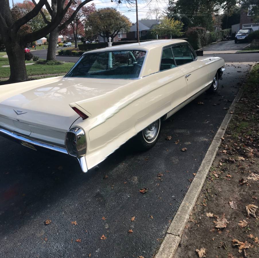 Cadillac-Deville-1962-143231