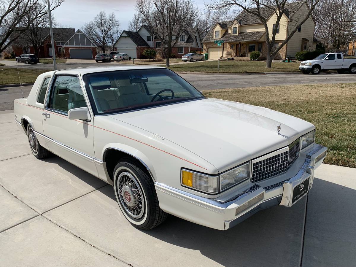 Cadillac-Deville-coupe-deville-1989-white-72420-13