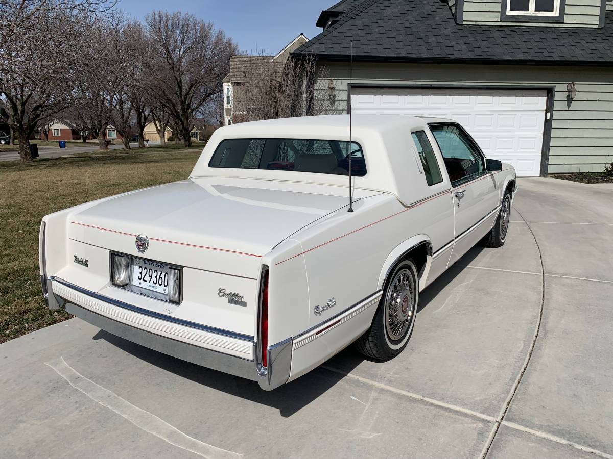 Cadillac-Deville-coupe-deville-1989-white-72420-14