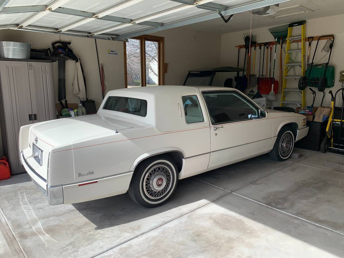 Cadillac-Deville-coupe-deville-1989-white-72420-17