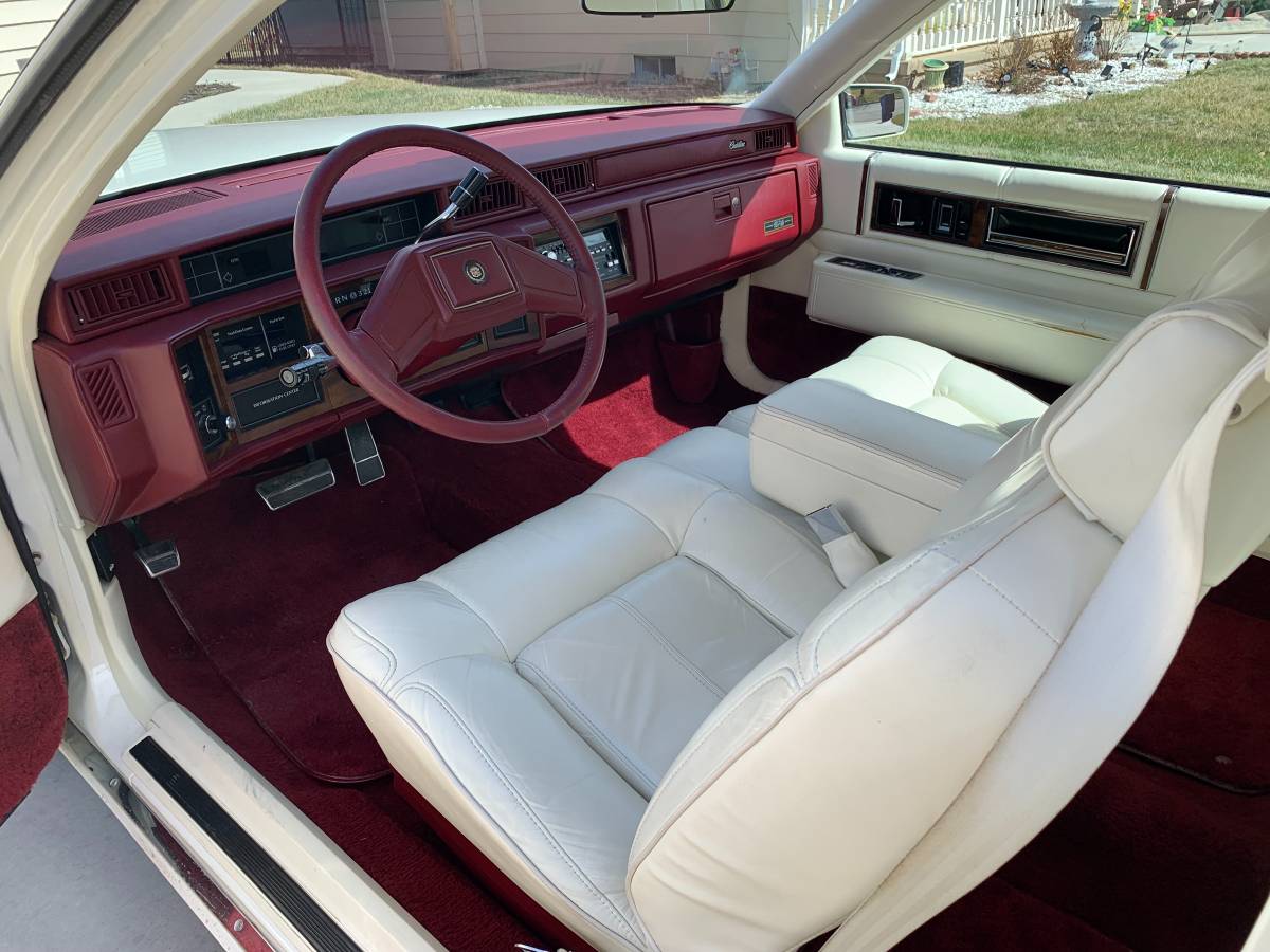 Cadillac-Deville-coupe-deville-1989-white-72420-3