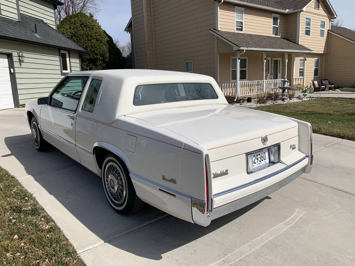 Cadillac-Deville-coupe-deville-1989-white-72420-6