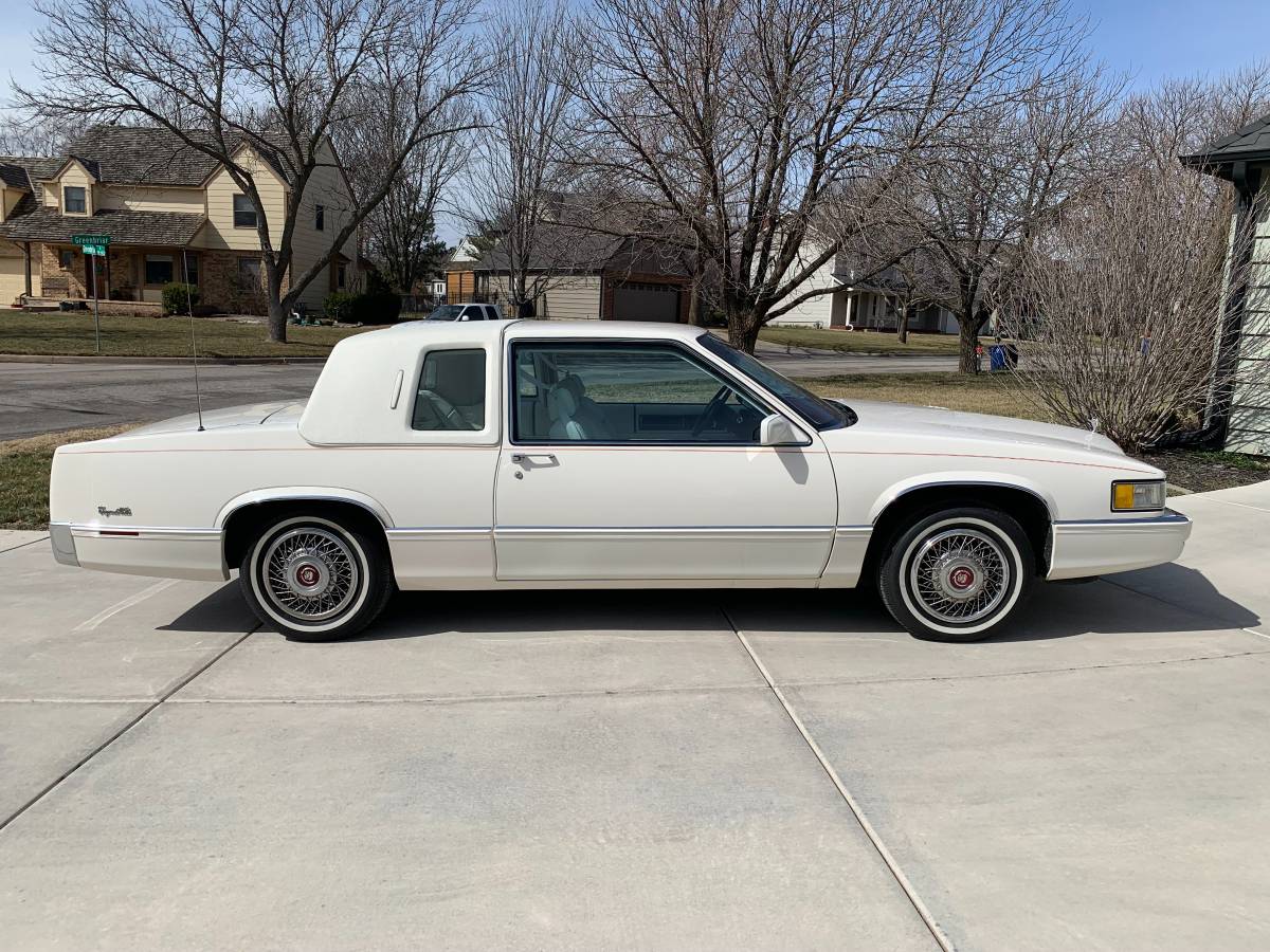 Cadillac-Deville-coupe-deville-1989-white-72420