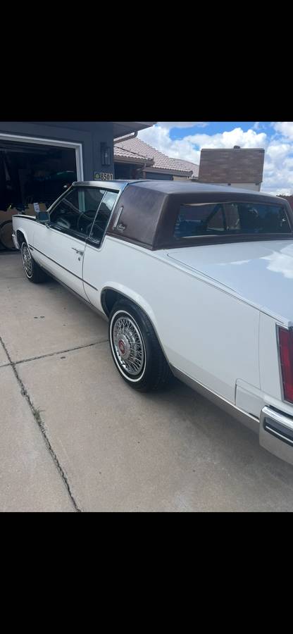 Cadillac-Eldorado-1983-123919-3