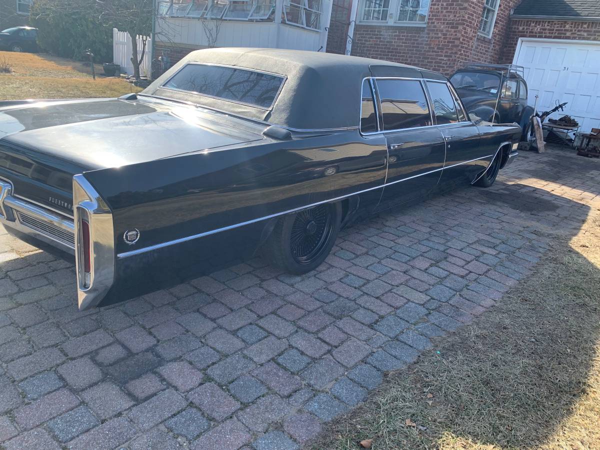 Cadillac-Fleetwood-1966-black-109435