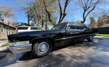 Cadillac-Fleetwood-75-1969-black-144841-3