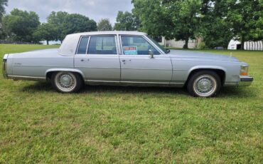 Cadillac-Fleetwood-brougham-1985-silver-80610-1