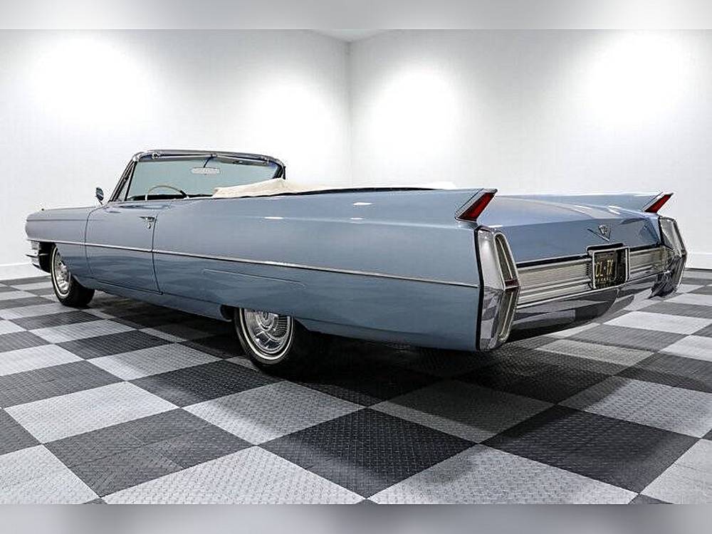 Cadillac-Series-62-1964-blue-123150-21