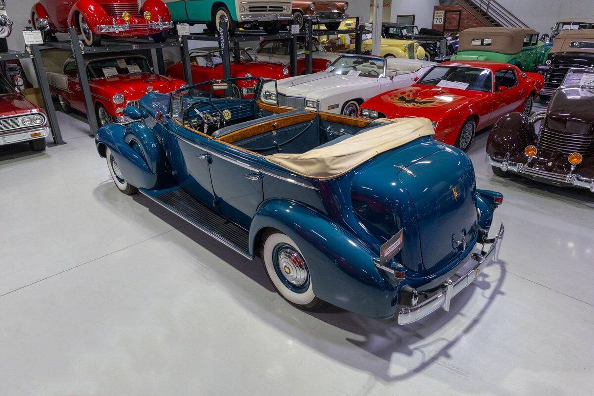 Cadillac-Series-75-Convertible-Sedan-with-Imperial-Division-Cabriolet-1937-Blue-Blue-122618-11