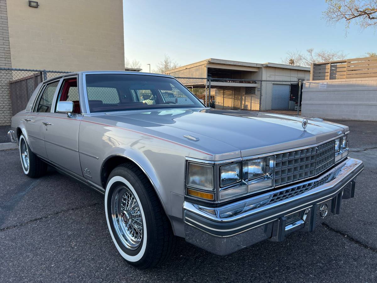 Cadillac-Seville-1976-silver-54718-2