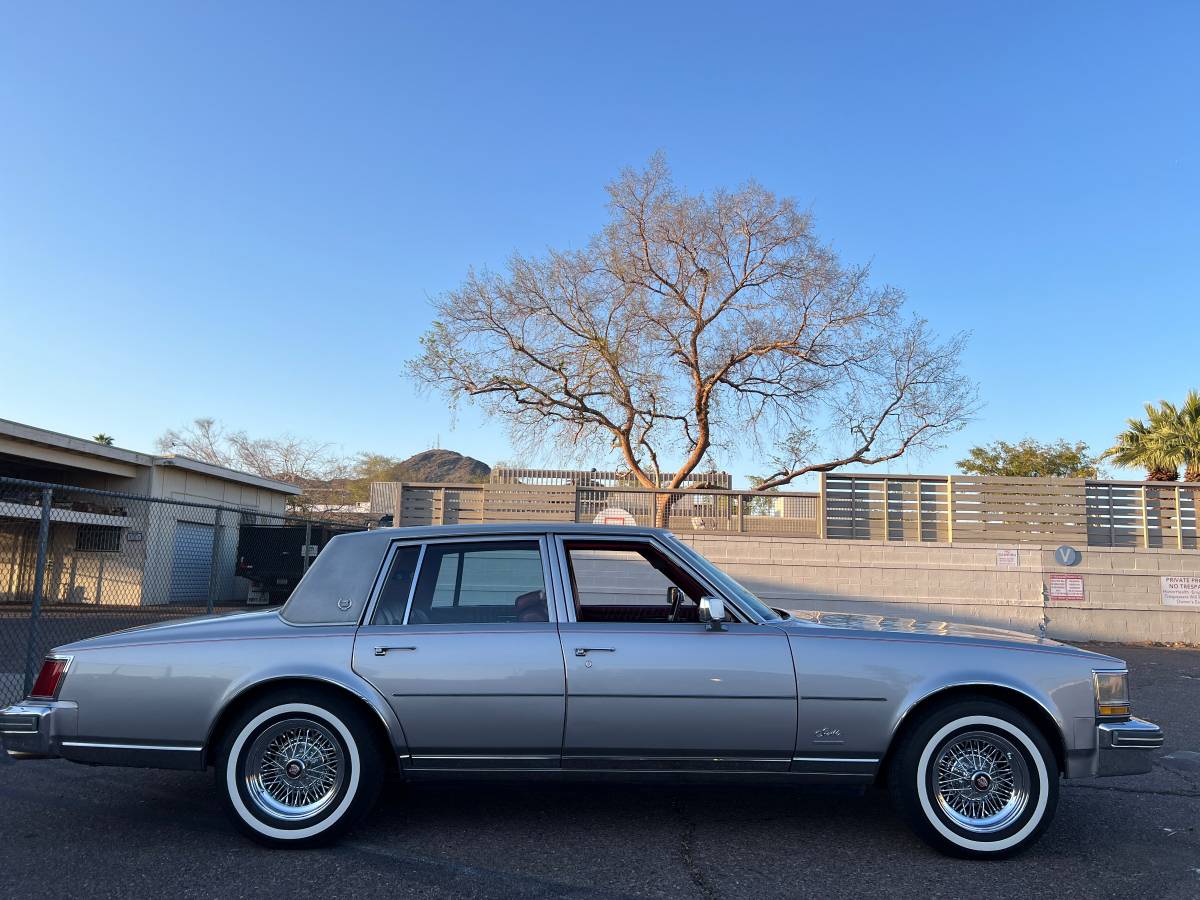 Cadillac-Seville-1976-silver-54718-3