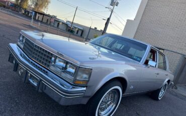 Cadillac-Seville-1976-silver-54718