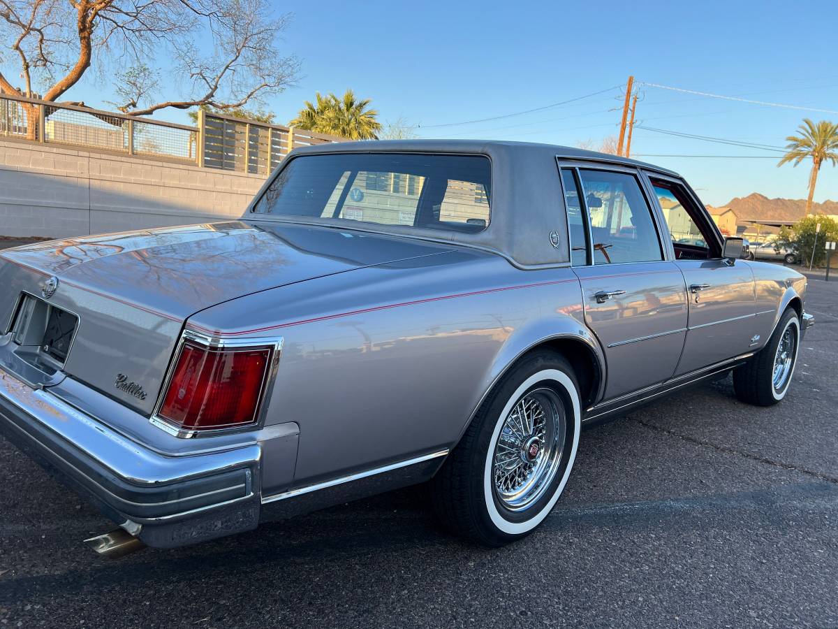 Cadillac-Seville-1976-silver-54718-4