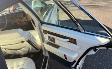 Cadillac-Seville-1985-white-116610-10