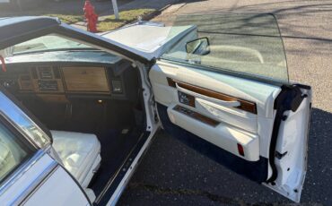 Cadillac-Seville-1985-white-116610-11