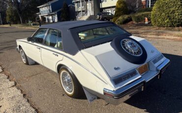 Cadillac-Seville-1985-white-116610-17