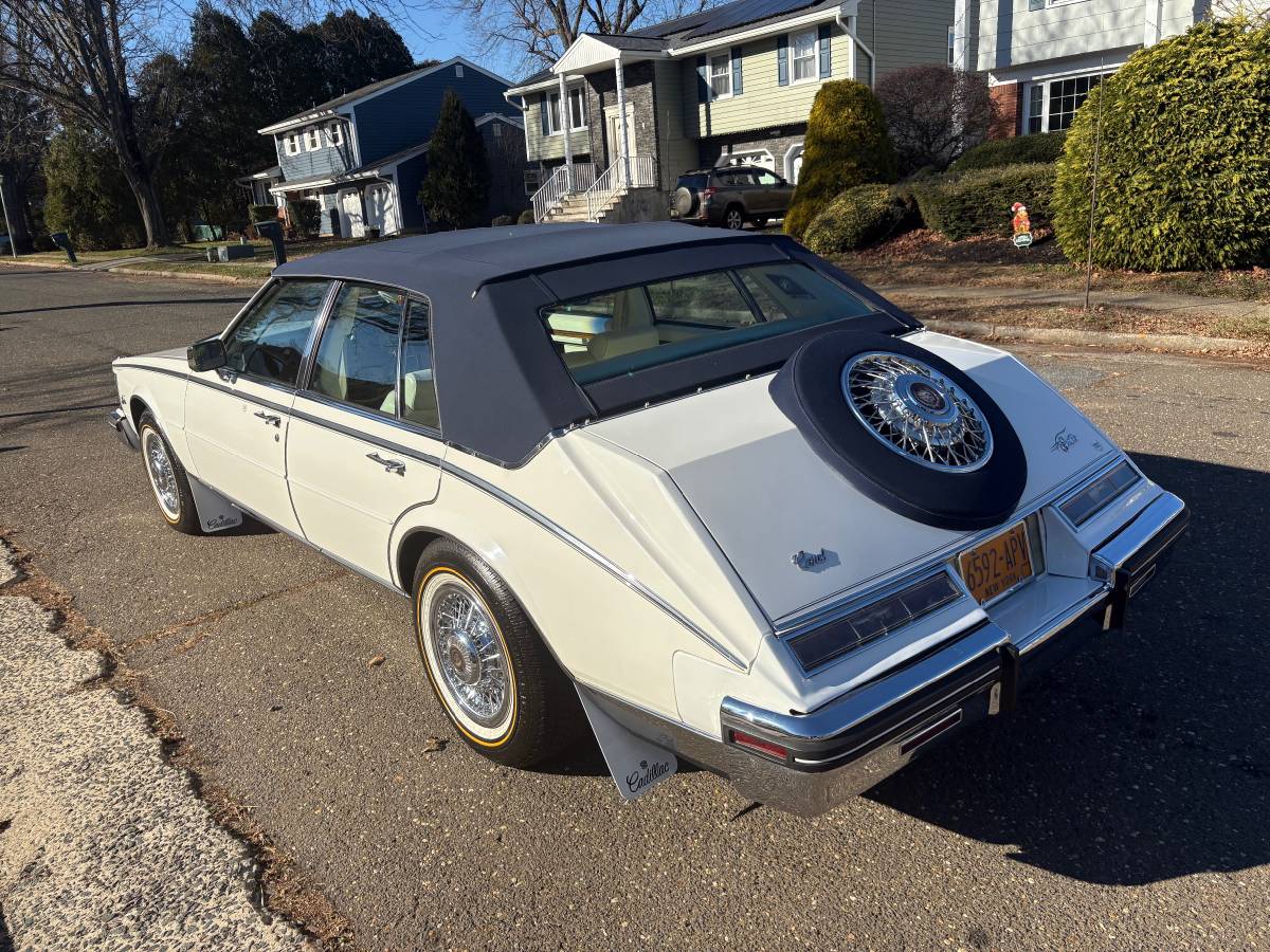 Cadillac-Seville-1985-white-116610-17