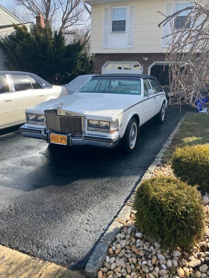 Cadillac-Seville-1985-white-116610-5