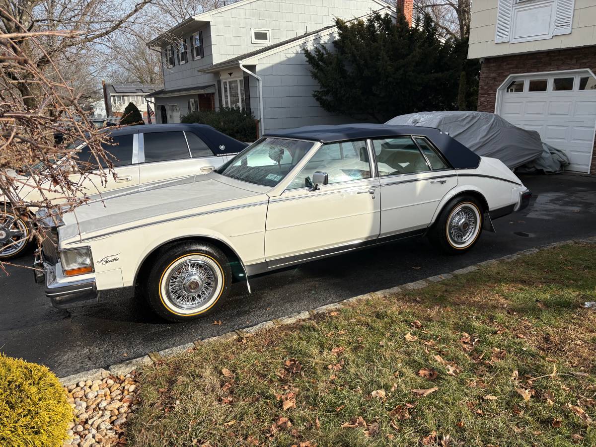 Cadillac-Seville-1985-white-116610