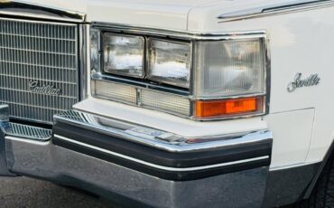 Cadillac-Seville-1985-white-61477-7