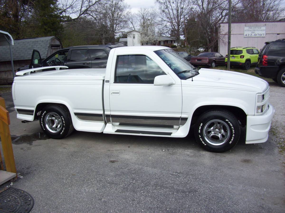 Chevrolet-12-ton-1988-white-319613-1