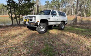 Chevrolet-1985-white-285738