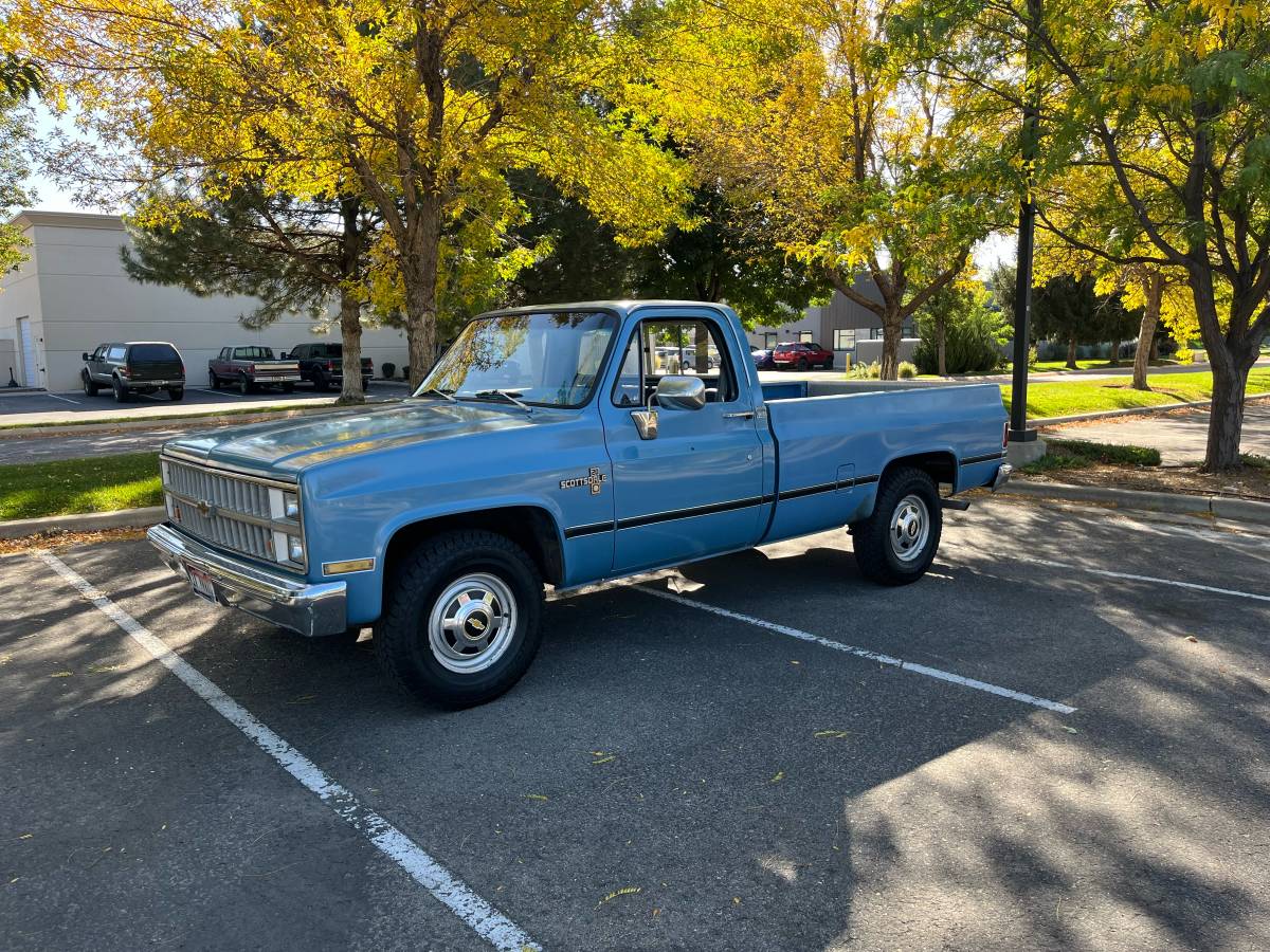 Chevrolet-2500-1982-blue-101594